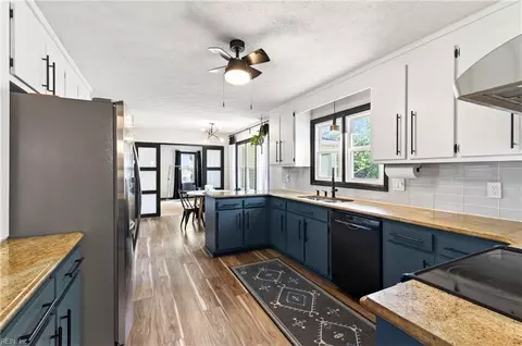 Kitchen - 206 Admiral Ct, Hampton, VA 23669 photo 1 of 4