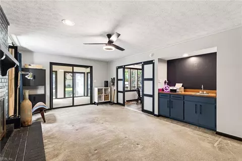 Living - 206 Admiral Ct, Hampton, VA 23669 photo 2 of 2