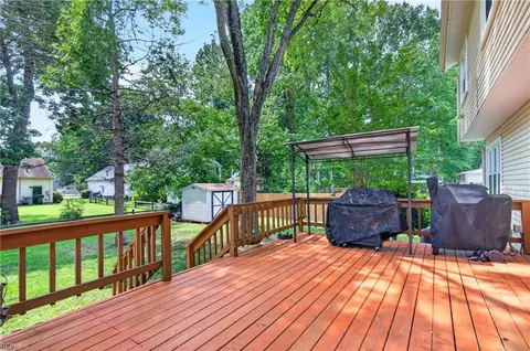 Exterior - 206 Admiral Ct, Hampton, VA 23669 photo 6 of 9