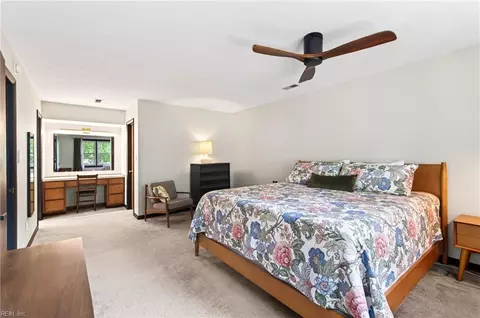 Bedroom - 206 Admiral Ct, Hampton, VA 23669 photo 2 of 9