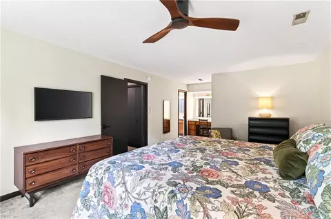 Bedroom - 206 Admiral Ct, Hampton, VA 23669 photo 3 of 9