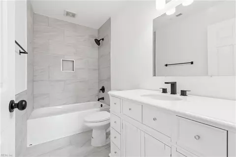 Bath - 213 Shawen Dr, Hampton, VA 23669 photo 1 of 3