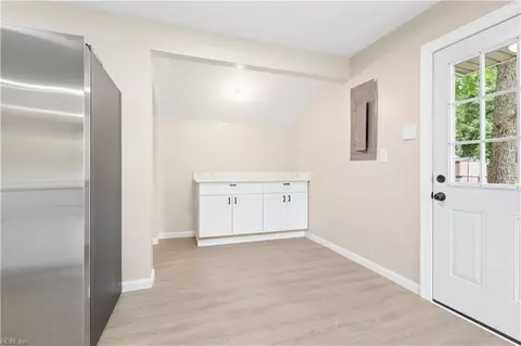 Entry Way - 213 Shawen Dr, Hampton, VA 23669 photo 1 of 1