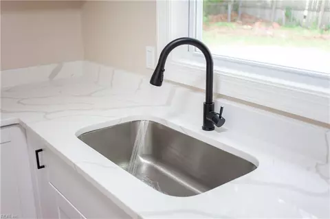 Kitchen - 213 Shawen Dr, Hampton, VA 23669 photo 3 of 4