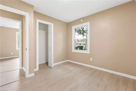 Bedroom - 213 Shawen Dr, Hampton, VA 23669 photo 6 of 6