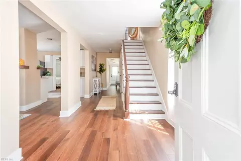 Entry Way - 328 Main St, Smithfield, VA 23430 photo 1 of 8
