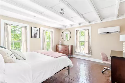 Bedroom - 328 Main St, Smithfield, VA 23430 photo 12 of 15