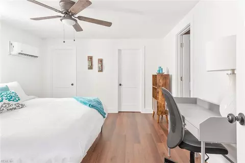 Bedroom - 328 Main St, Smithfield, VA 23430 photo 2 of 15