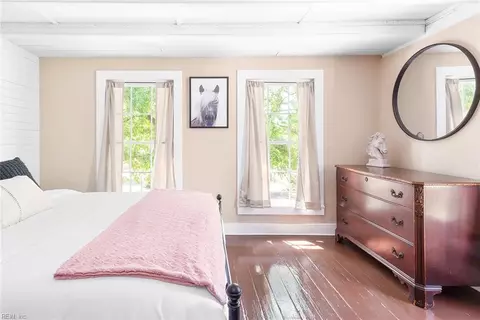 Bedroom - 328 Main St, Smithfield, VA 23430 photo 15 of 15