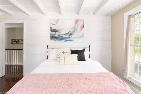 Bedroom - 328 Main St, Smithfield, VA 23430 photo 14 of 15