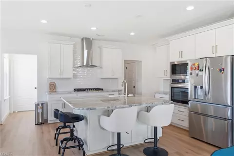 Kitchen - 150 Hessian Loop, Chesapeake, VA 23322 photo 2 of 4