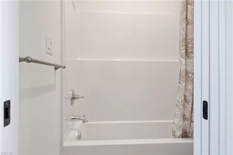 Bath - 150 Hessian Loop, Chesapeake, VA 23322 photo 3 of 6