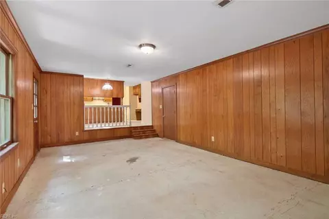 Living - 109 Peyton Rd, Williamsburg, VA 23185 photo 8 of 8