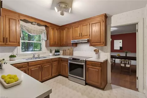 Kitchen - 109 Peyton Rd, Williamsburg, VA 23185 photo 2 of 4