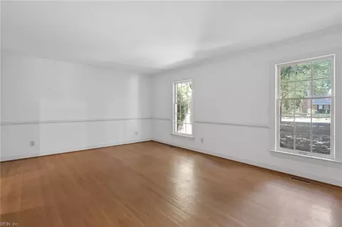 Living - 109 Peyton Rd, Williamsburg, VA 23185 photo 3 of 8
