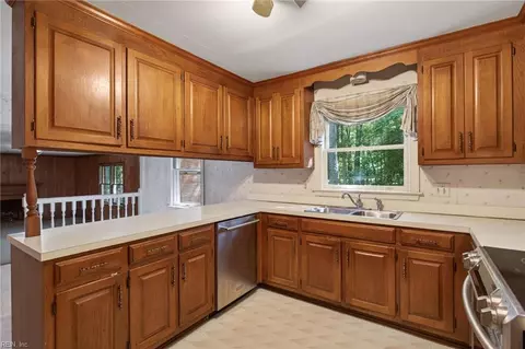 Kitchen - 109 Peyton Rd, Williamsburg, VA 23185 photo 1 of 4