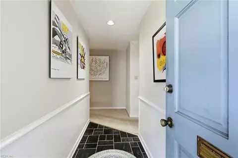 Entry Way - 18 Eagle Point Rd, Hampton, VA 23669 photo 1 of 2