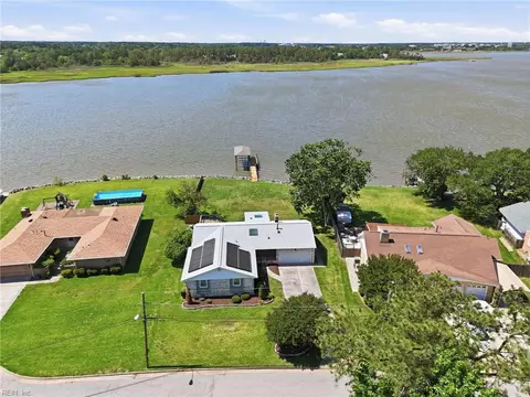 View/Area - 18 Eagle Point Rd, Hampton, VA 23669 photo 2 of 10