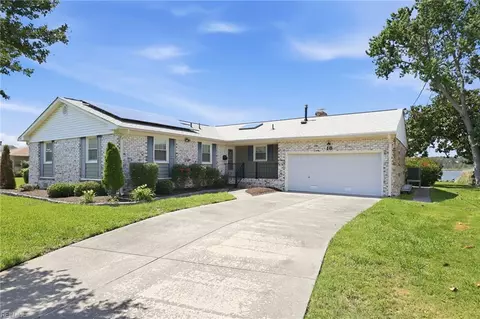 18 Eagle Point Rd, Hampton, VA 23669