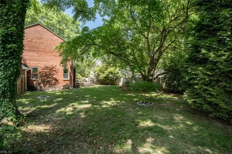 Exterior - 4100 Scotfield Dr, Chesapeake, VA 23321 photo 6 of 7