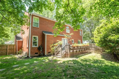 Exterior - 4100 Scotfield Dr, Chesapeake, VA 23321 photo 4 of 7