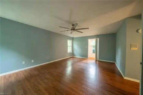 Living - 4100 Scotfield Dr, Chesapeake, VA 23321 photo 11 of 11