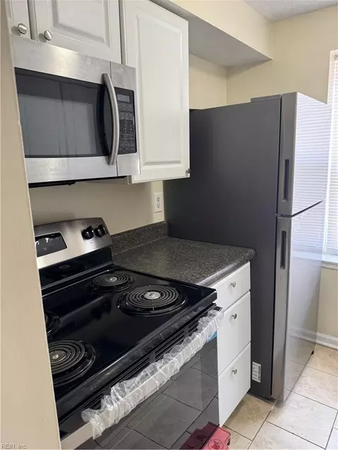 Kitchen - 46 Lucinda Ct, Hampton, VA 23666 photo 1 of 5