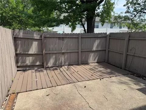 Exterior - 46 Lucinda Ct, Hampton, VA 23666 photo 3 of 4