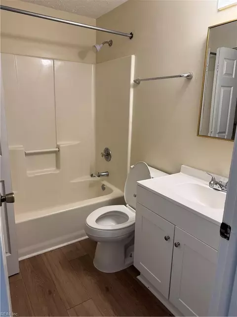 Bath - 46 Lucinda Ct, Hampton, VA 23666 photo 2 of 2