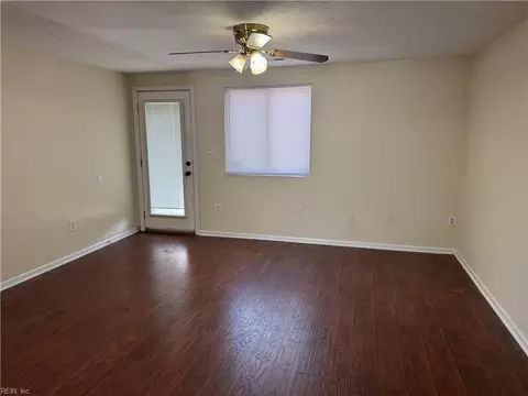 Living - 46 Lucinda Ct, Hampton, VA 23666 photo 2 of 2