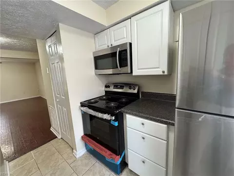 Kitchen - 46 Lucinda Ct, Hampton, VA 23666 photo 5 of 5