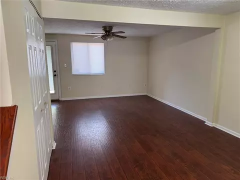 Living - 46 Lucinda Ct, Hampton, VA 23666 photo 1 of 2