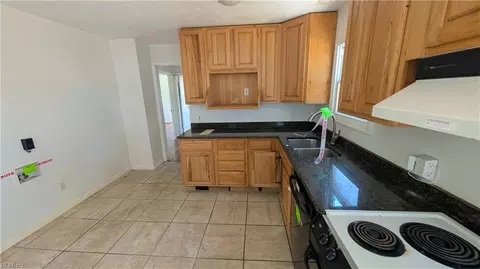 23 Laurel Dr, Hampton, VA 23669 photo 5