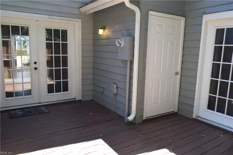Exterior - 75 Madison Chse Chase, Hampton, VA 23666 photo 5 of 6