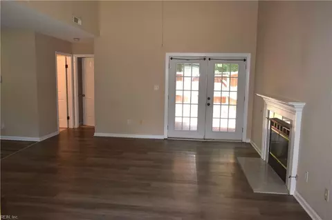 Living - 75 Madison Chse Chase, Hampton, VA 23666 photo 1 of 3