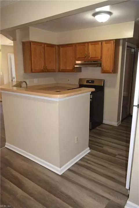 Kitchen - 75 Madison Chse Chase, Hampton, VA 23666 photo 2 of 5