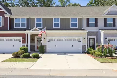 513 Eldridge Ln, Chesapeake, VA 23323