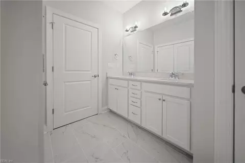 Entry Way - 4603 Longleaf Pl, Chesapeake, VA 23321 photo 6 of 10