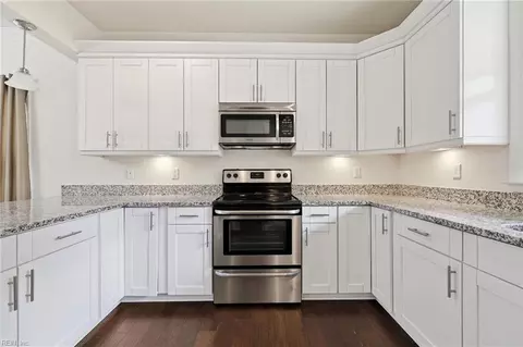 2624 Bapaume Ave, Norfolk, VA 23509