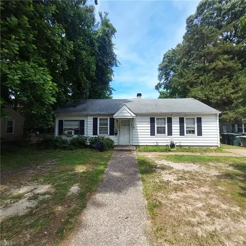 107 Rosewood Dr, Hampton, VA 23669