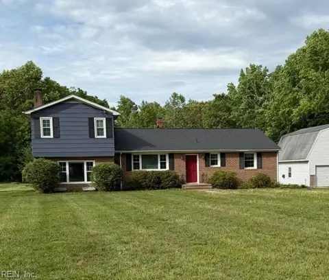 5718 Custis Millpond Rd, West Point, VA 23181