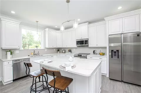 Kitchen - 413 Octavia Dr, Tabb, VA 23693 photo 2 of 4