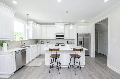 413 Octavia Dr, Tabb, VA 23693