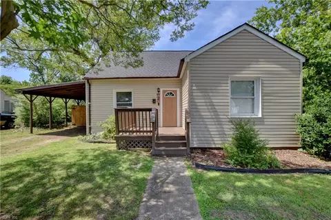 2 Clover St, Hampton, VA 23669 photo 1