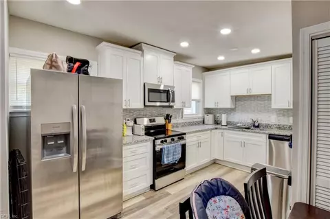 2 Clover St, Hampton, VA 23669 photo 6