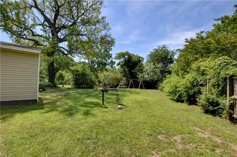 2 Clover St, Hampton, VA 23669 photo 24