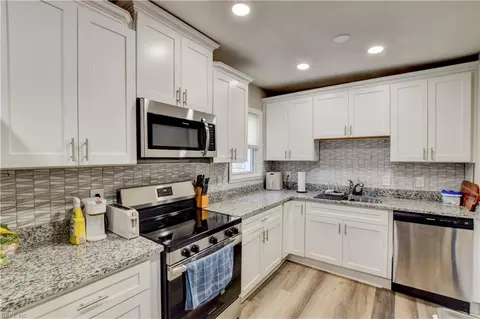 2 Clover St, Hampton, VA 23669 photo 5