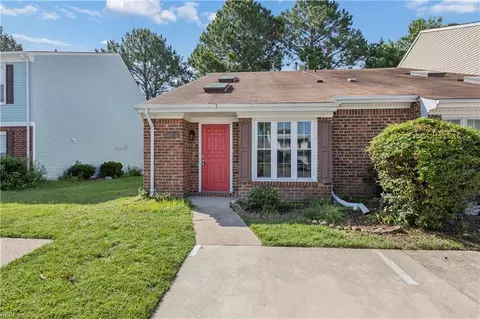416 Hollomon Dr, Hampton, VA 23666