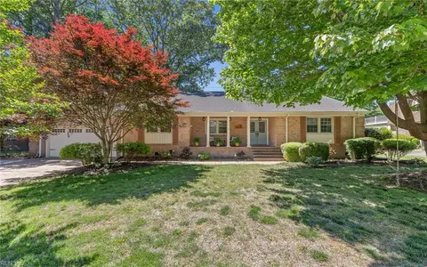 4417 Ironwood Dr, Virginia Beach, VA 23462