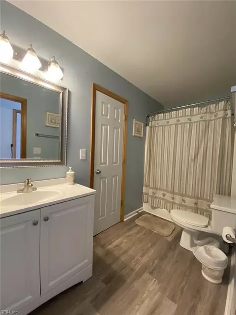 Bath - 1278 Lakeside Dr, Corolla, NC 27927 photo 2 of 2